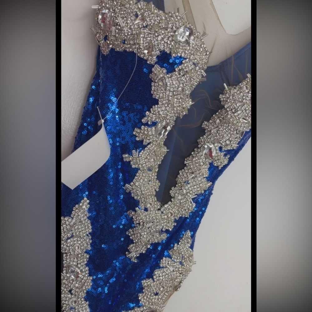 Size medium birthday dress never worn